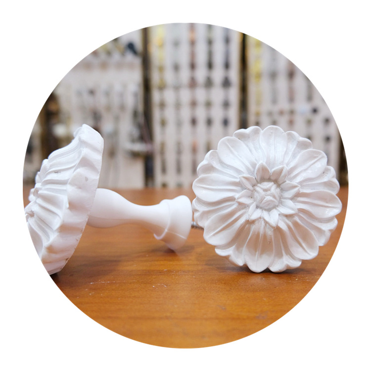 【 Yonghao Hardware 】 Factory direct cross-border supply of classic resin curtain hooks and wall hooks Item Picture