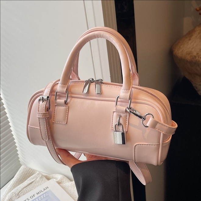 A high-end, trendy solid-color textured handbag for women, a new 2025 fashionable, casual and simple commuting single-shoulder crossbody bag full figure