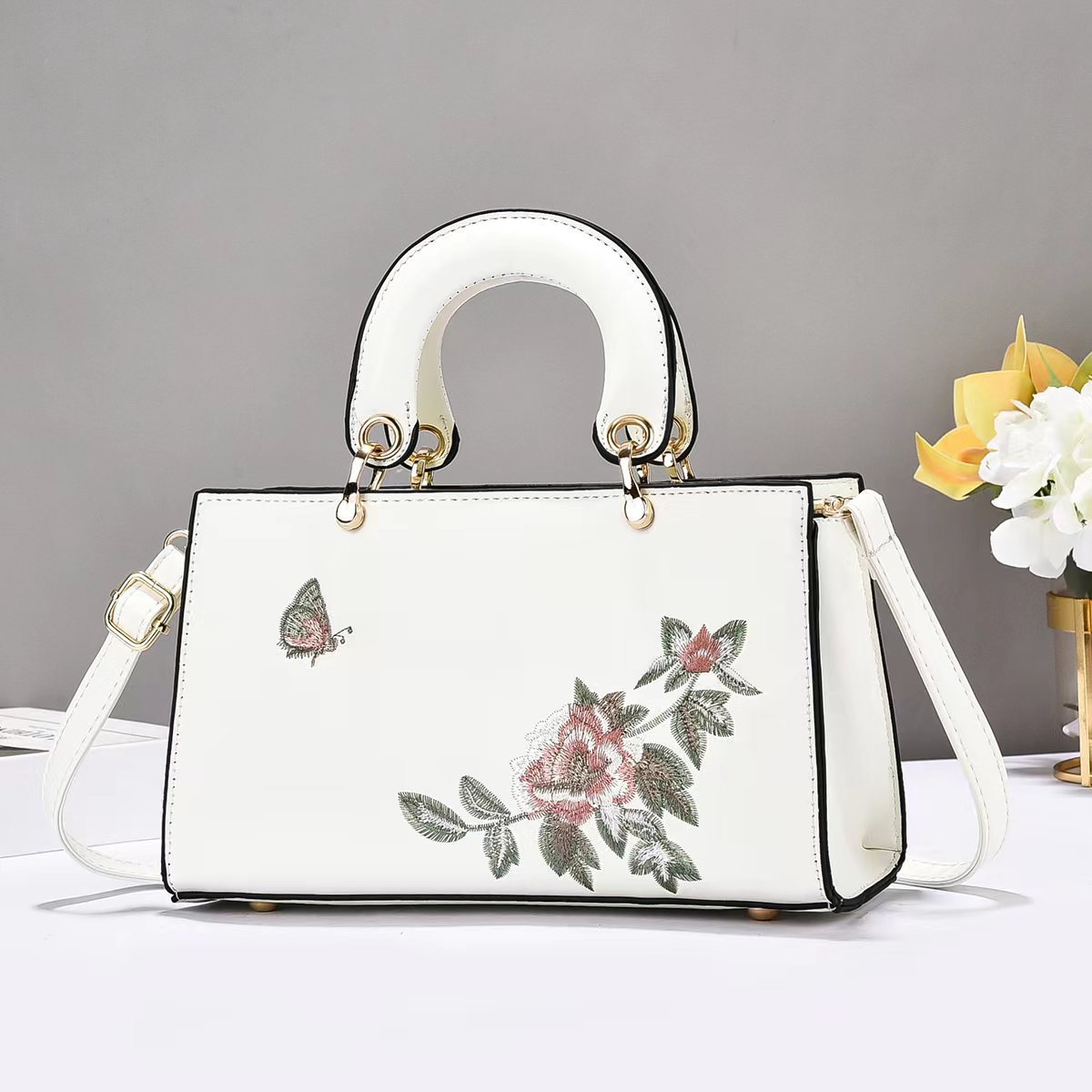 New Chinese-style elegant handbag, elegant and noble mother's handbag, Chinese-style embroidered peony crossbody bag, ladies' bag full figure