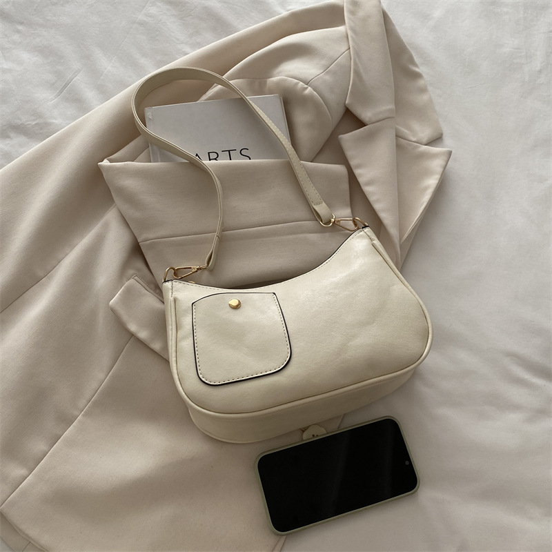 Retro niche quality underarm bag 2025 new style simple and versatile shoulder bag, stylish quality trendy crossbody bag wholesale Application Scenario