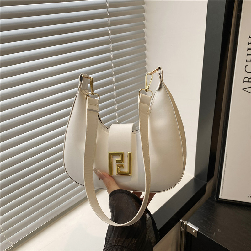The new French style bag for Spring/Summer 2025 is a solid color, simple and versatile, elegant single-shoulder underarm crossbody bag full figure