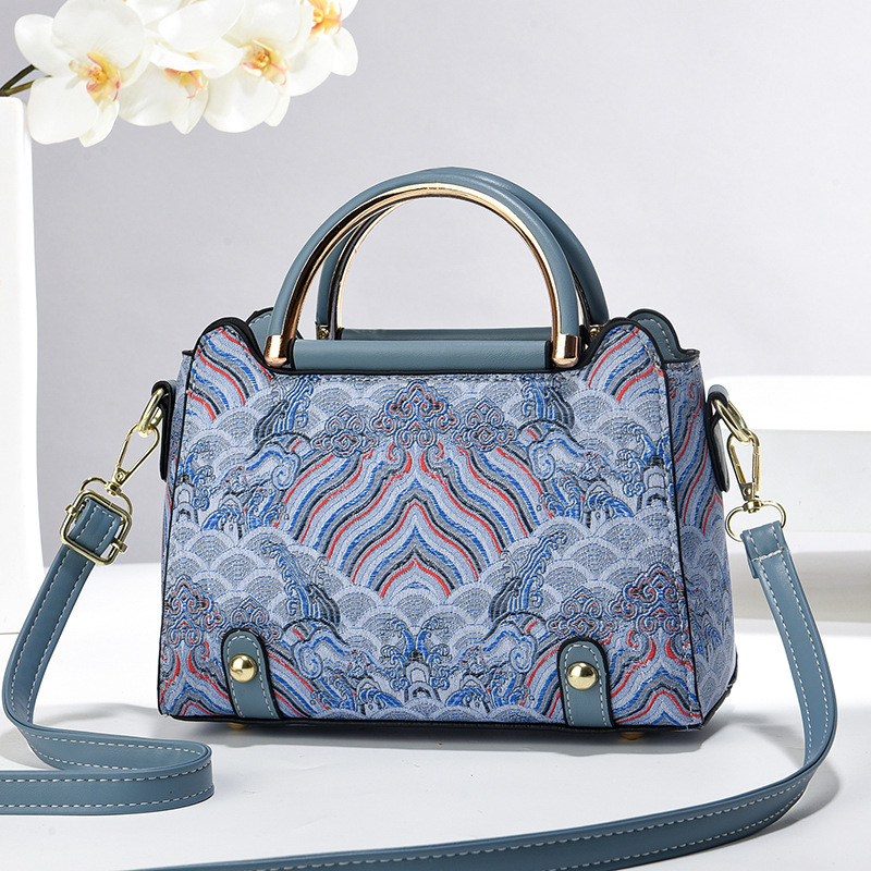 New color-blocked printed small bags with a casual and high-end feel, cross-border versatile single-shoulder bag, small square bag, handbag and crossbody bag details Picture