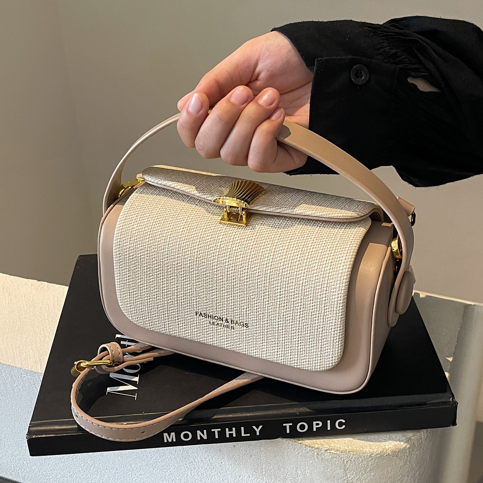 Cross-border fashion high-end small square bag for women 2025 new style, trendy and simple texture, versatile handbag, single-shoulder crossbody bag full figure