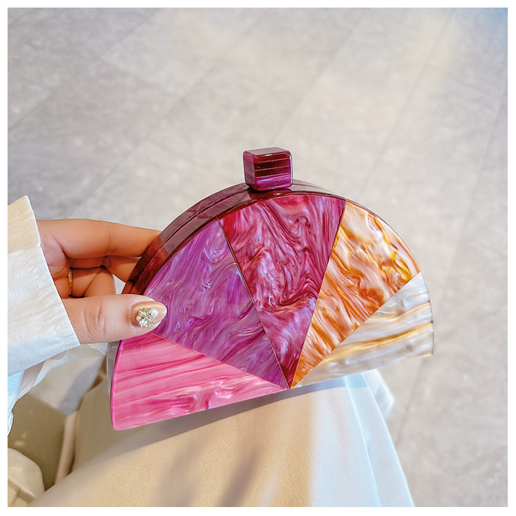 A new European and American style spliced color-blocking crossbody bag, a semi-circular acrylic bag, a fashionable wedding and dinner clutch details Picture