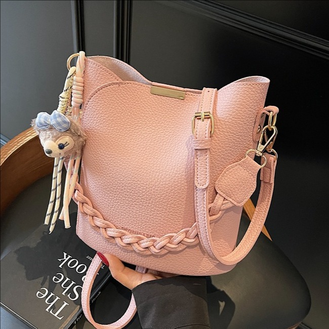 Retro lychee pattern hand-held bucket bag for women, new Spring/Summer 2025, trendy, fashionable, versatile and simple single-shoulder crossbody bag full figure
