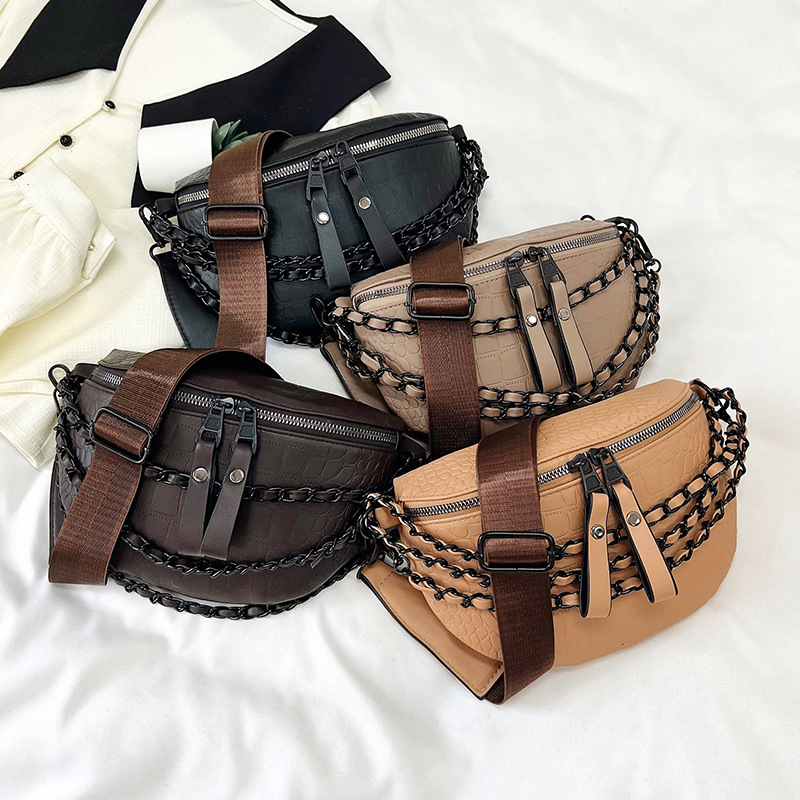 Wide-shoulder strap women's bag, fashionable chain bag, new autumn/winter 2024 trendy crossbody bag, Korean-style fashionable saddle bag for women Application Scenario