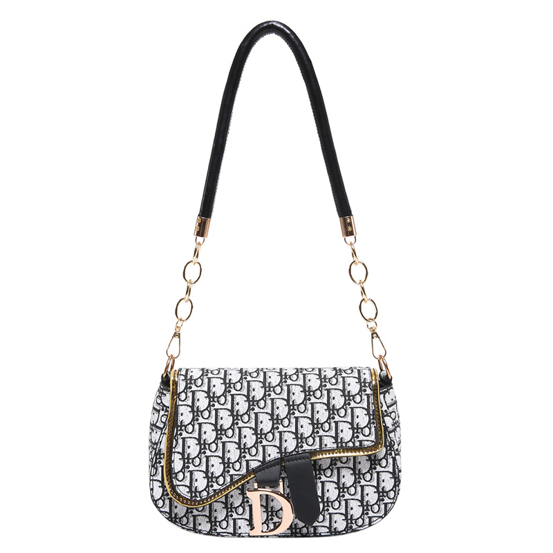 A niche design underarm bag for women, a new 2025 fashion chain single-shoulder crossbody bag, versatile and high-end small square bag Item Picture