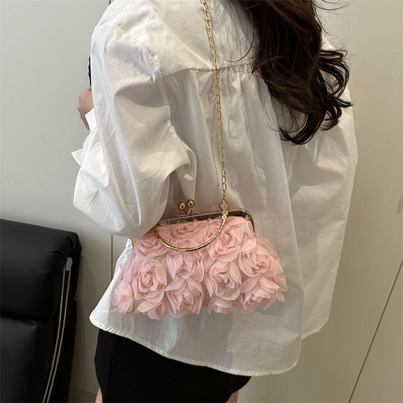 New rose flower banquet bag, bride bag, fashion bag, dress bag, clutch bag, cheongsam, chain crossbody bag details Picture