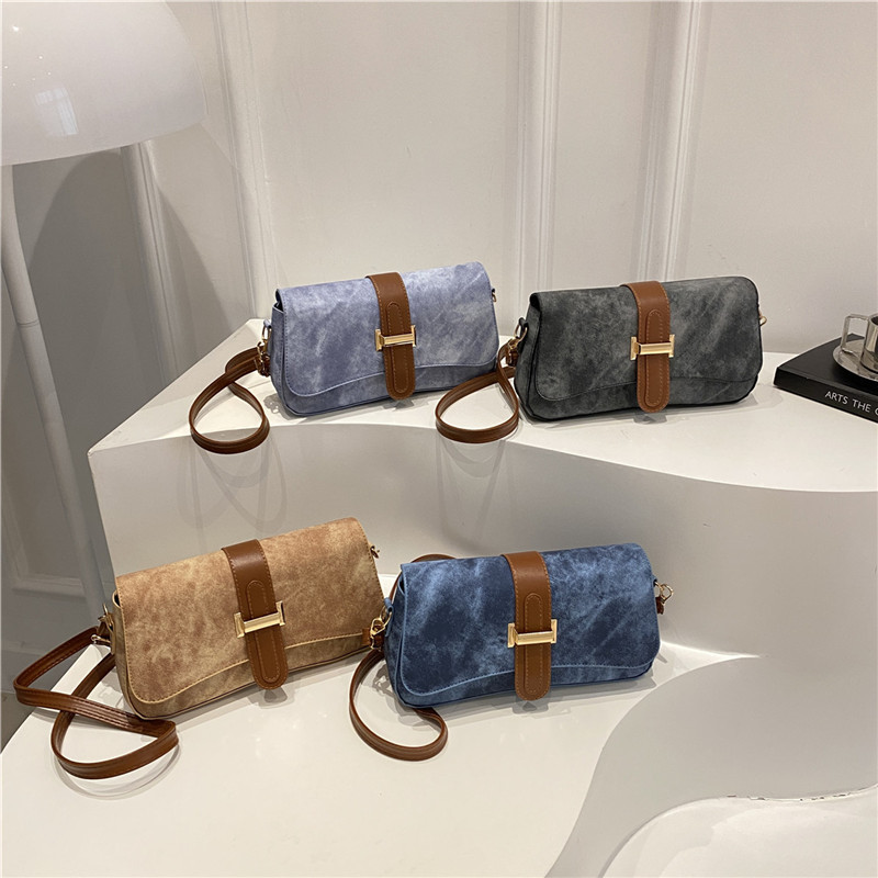 Summer beauty underarm bag 2025 Spring/Summer Korean style simple and stylish small square bag, high-end single-shoulder crossbody bag for women Application Scenario