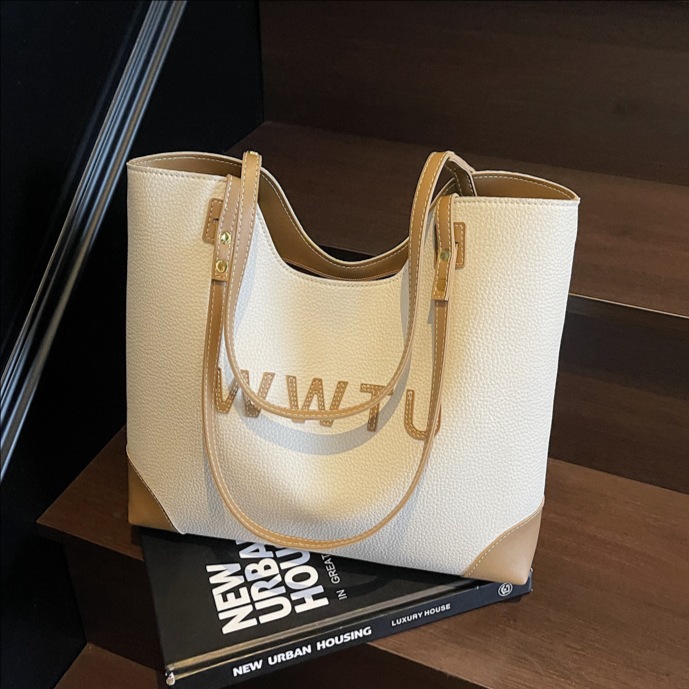 Fashionable large-capacity tote bag for women 2025 new style, casual and versatile, fashionable single-shoulder armpit bag for work and commuting full figure