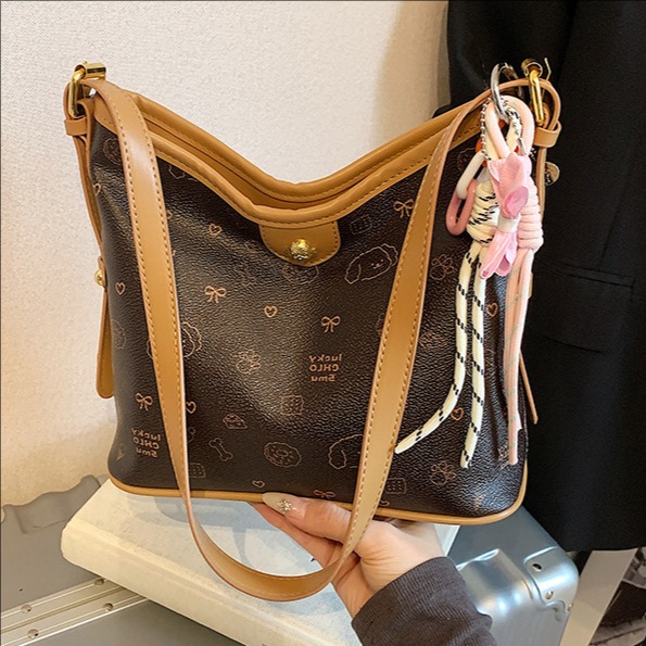 Fresh, fashionable and versatile printed tote bag for women 2025 new style casual and simple single-shoulder underarm bag for commuting crossbody full figure