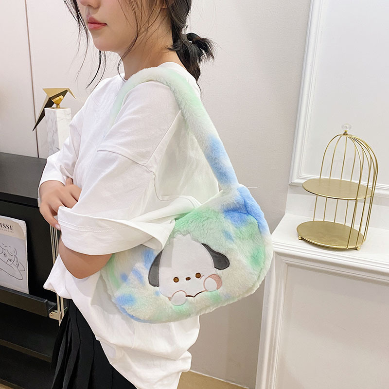 The 2023 autumn new cartoon plush single-shoulder bag, embroidered crossbody small bag, trendy and cute girls' hand-held small square bag Application Scenario