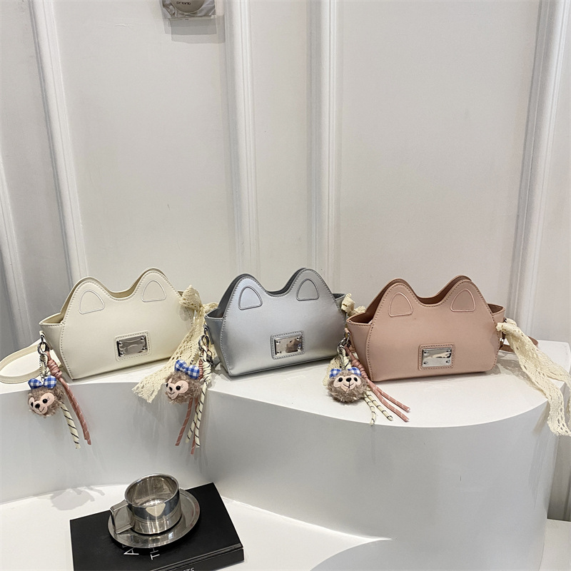 Niche fashion trend bag, women's personalized cat retro versatile single-shoulder bag, casual women's crossbody bag for shopping Application Scenario