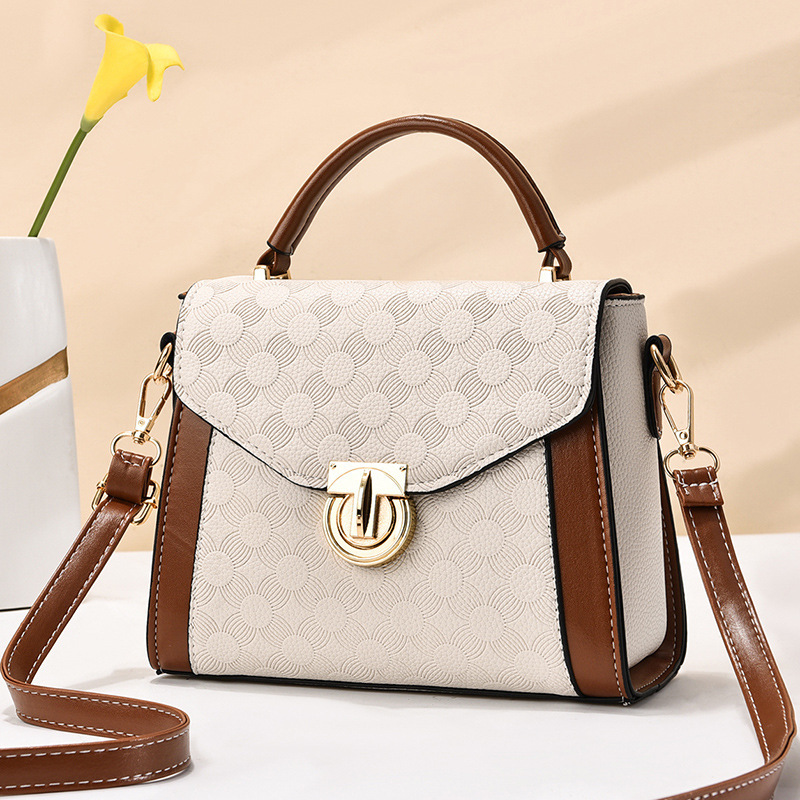 Bag Girl 2022 New trendy and fashionable embossed handbag, casual, versatile and stylish, single-shoulder crossbody small square bag consignment Item Picture