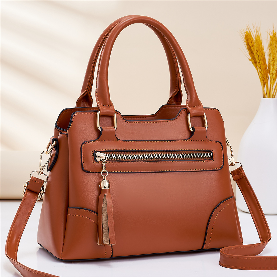 Taizhou women's bag, middle-aged mother's bag, versatile 2024 Summer new fashion handbag, bestseller, single-shoulder crossbody bag, elegant details Picture