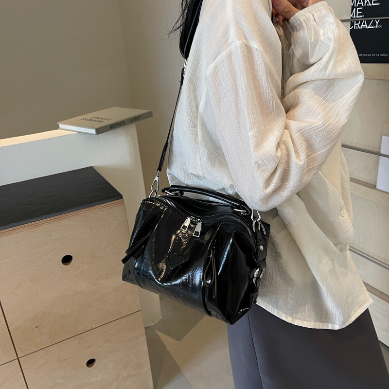 Fashionable, niche and high-end hand-held pillow bag for women 2025 new style, trendy, simple and versatile casual single-shoulder crossbody bag Specification drawing