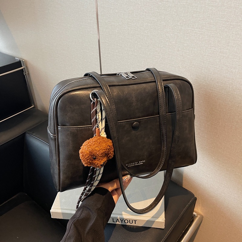 This year, a fashionable and retro women's large-capacity 2024 new casual single-shoulder bag is in fashion, and a versatile commuter tote bag is popular Specification drawing