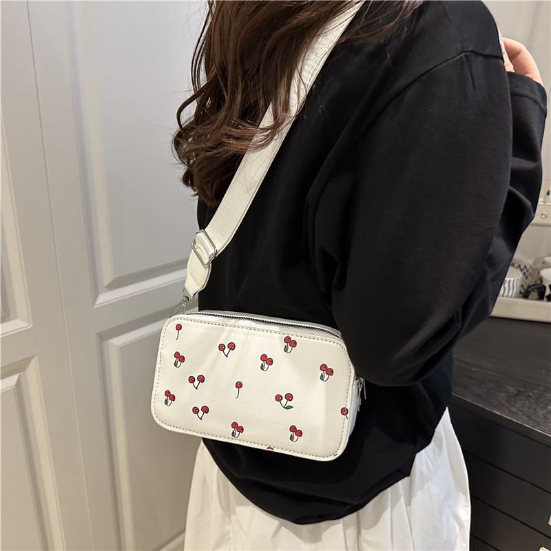 Cute printed casual 2025 Summer new style Korean-style retro texture single-shoulder crossbody hand-carry small square bag for women details Picture