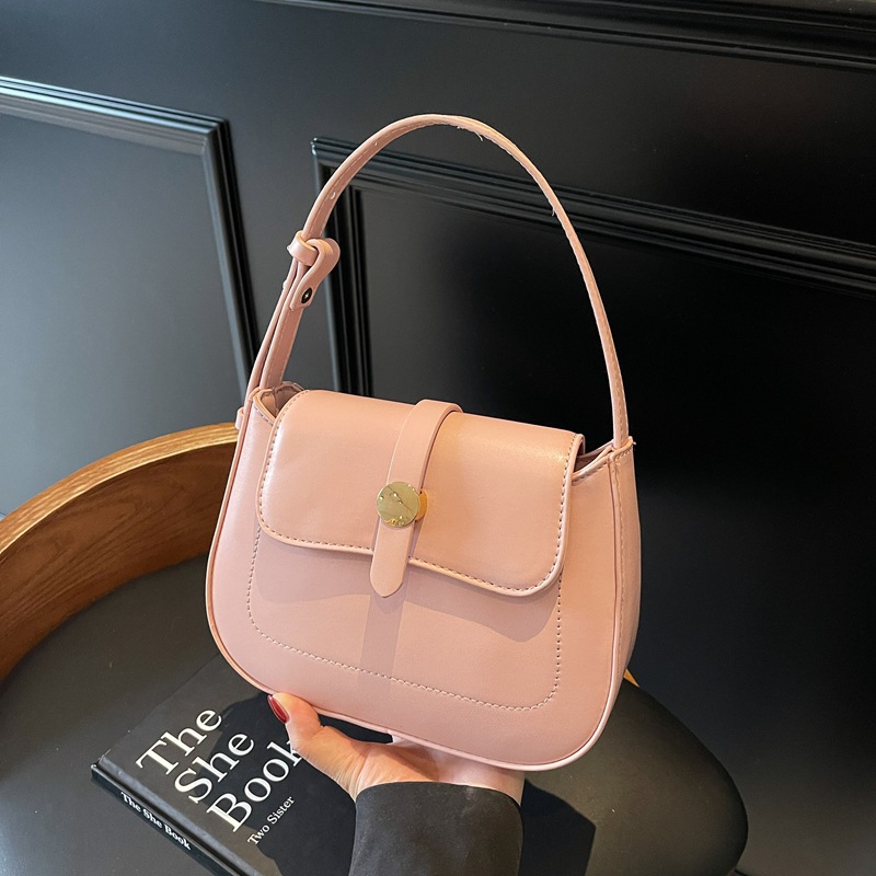 A new retro women's bag with a unique Korean Instagram design, a stylish and versatile small handbag, a trendy single-shoulder crossbody bag details Picture
