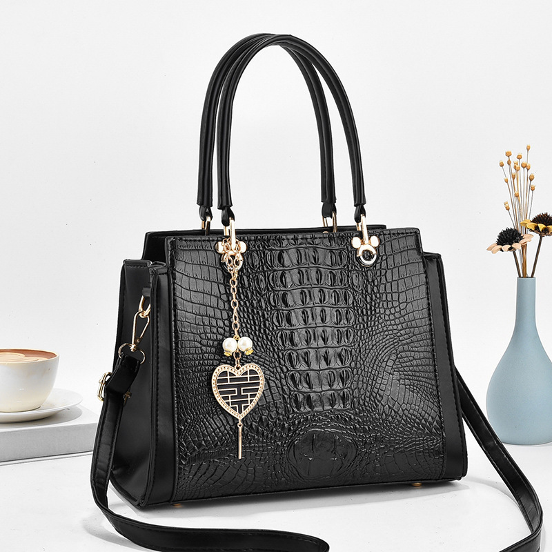 New fashionable European and American women's bag, retro, light luxury and simple single-shoulder bag, large-capacity, high-quality handbag, versatile crossbody bag full figure