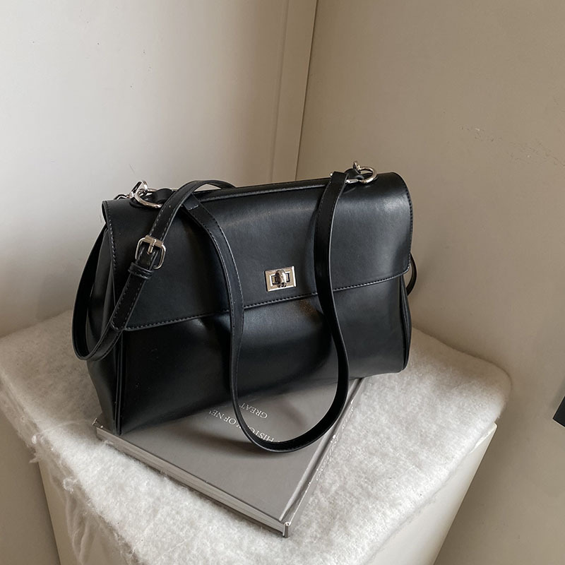 High-end large-capacity bag for women, 2025 new commuter single-shoulder crossbody bag, fashionable single-shoulder hand-held tote bag Application Scenario