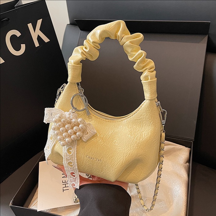 High-end pleated hand-held small square bag for women, new Spring/Summer 2025, versatile and stylish chain commuting single-shoulder crossbody bag full figure