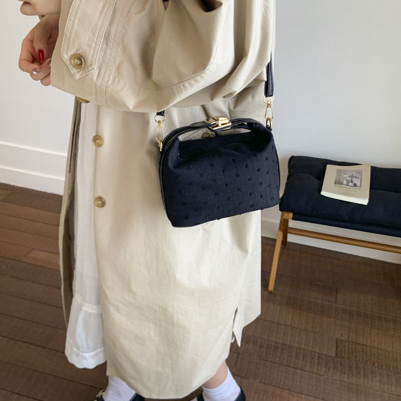 2025 Personalized single-shoulder crossbody bag, ins fashionable, simple and stylish bag, women's simple and high-quality commuting bag Specification drawing