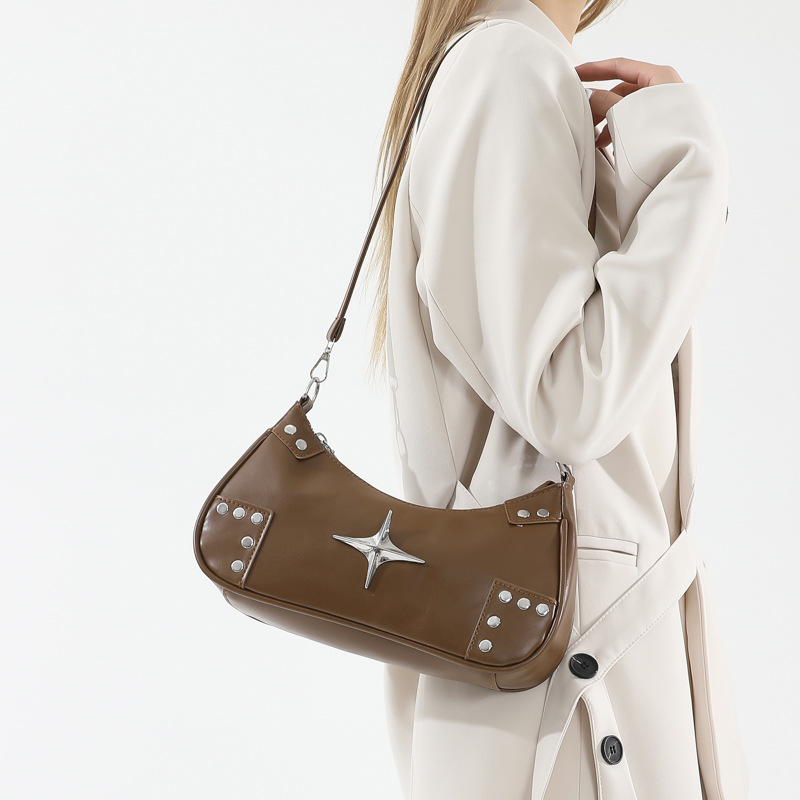Single-shoulder bag, retro rivet dumpling bag, women's 2024 new autumn solid color, stylish and retro crossbody bag Specification drawing
