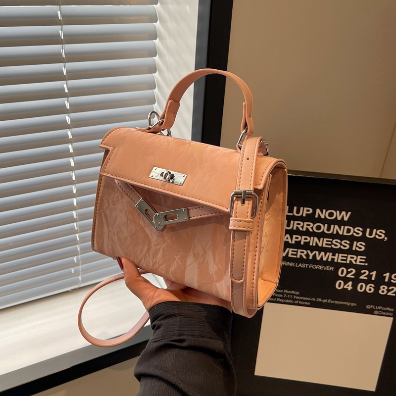 The versatile and high-quality Kelly handbag for women, a new 2024 trendy and fashionable single-shoulder crossbody bag with a niche design details Picture