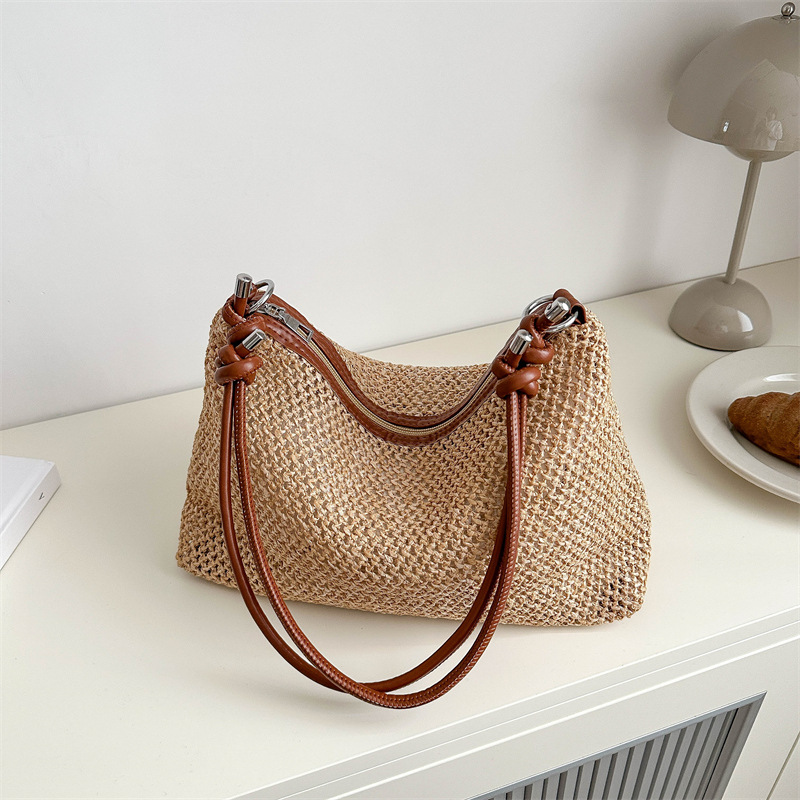 A new 2024 trendy and retro straw woven tote bag for women, versatile and large-capacity single-shoulder bag for women full figure