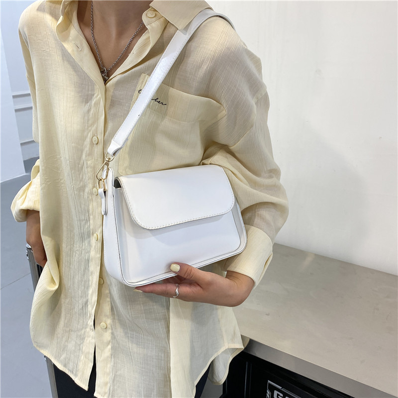New solid-color simple women's bag for summer 2022, retro and fashionable single-shoulder crossbody bag, stylish Korean-style small square bag details Picture