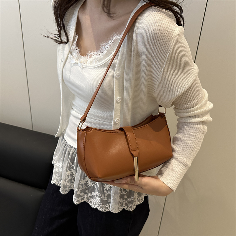 ins French niche quality bag for women, Spring 2025 new solid color PU underarm bag, commuter artistic crossbody bag details Picture