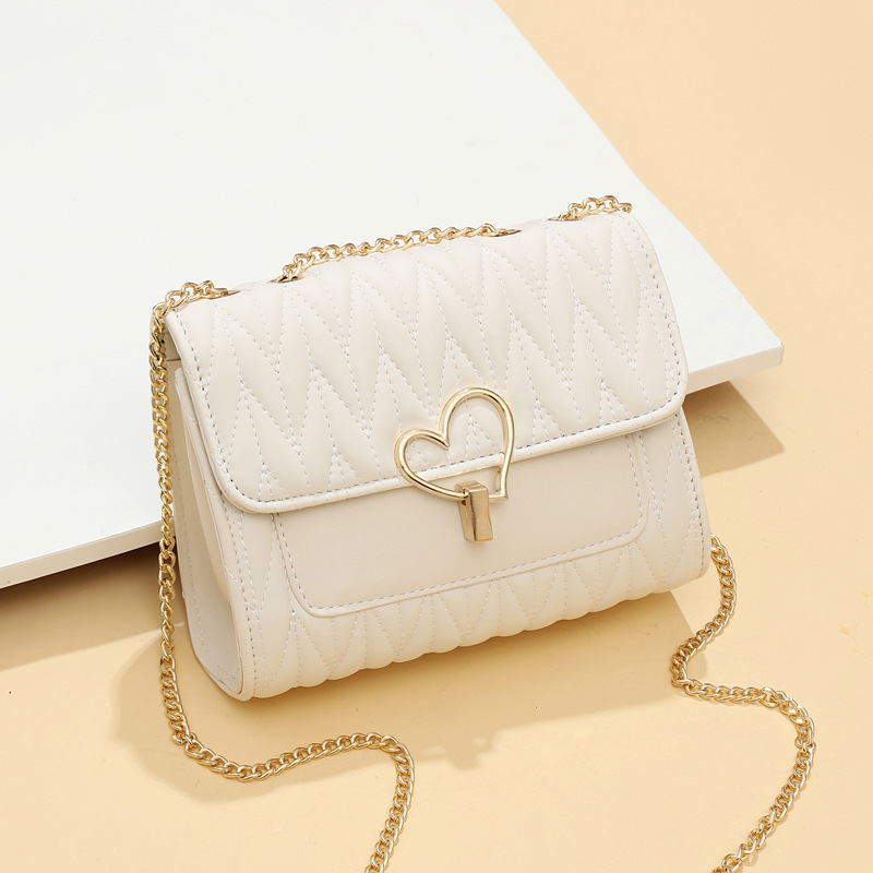 This year, the 2023 new trendy and fashionable chain crossbody bag and small square bag for women's summer is in vogue full figure