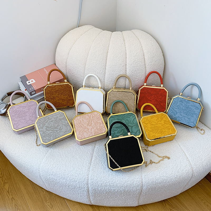 Cross-border stylish bag for women, 2024 new style fashionable and high-quality handbag, crossbody single-shoulder dinner bag, versatile box bag Application Scenario