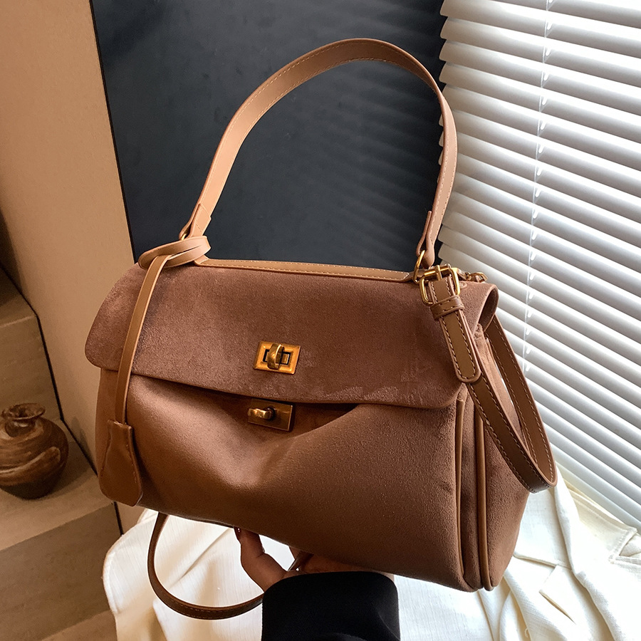 Retro hand-held commuter bag for women, 2025 new style, trendy and versatile Korean-style Kelly bag, simple and large-capacity crossbody bag full figure