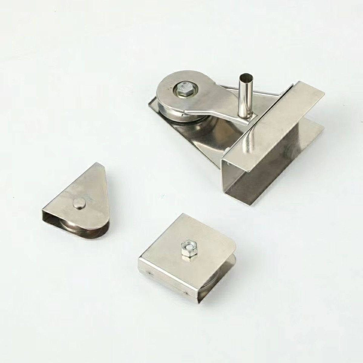 304 stainless steel pulley, hand-cranked flagpole, hand-cranked wheel track, smooth steel wire rope set, square pulley, triangular pulley Application Scenario