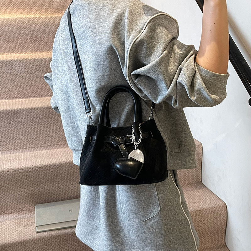 The 2025 new versatile, high-end, light luxury and niche women's bucket bag, simple hand-held vegetable basket, single-shoulder crossbody bag Specification drawing
