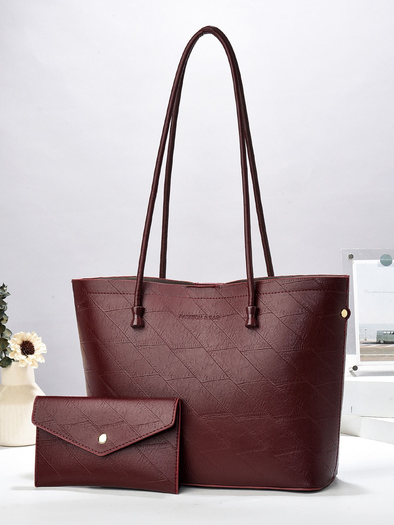 Commuting bag, large-capacity tote bag for women 2025, new trendy single-shoulder underarm bun, mother bag for women Application Scenario