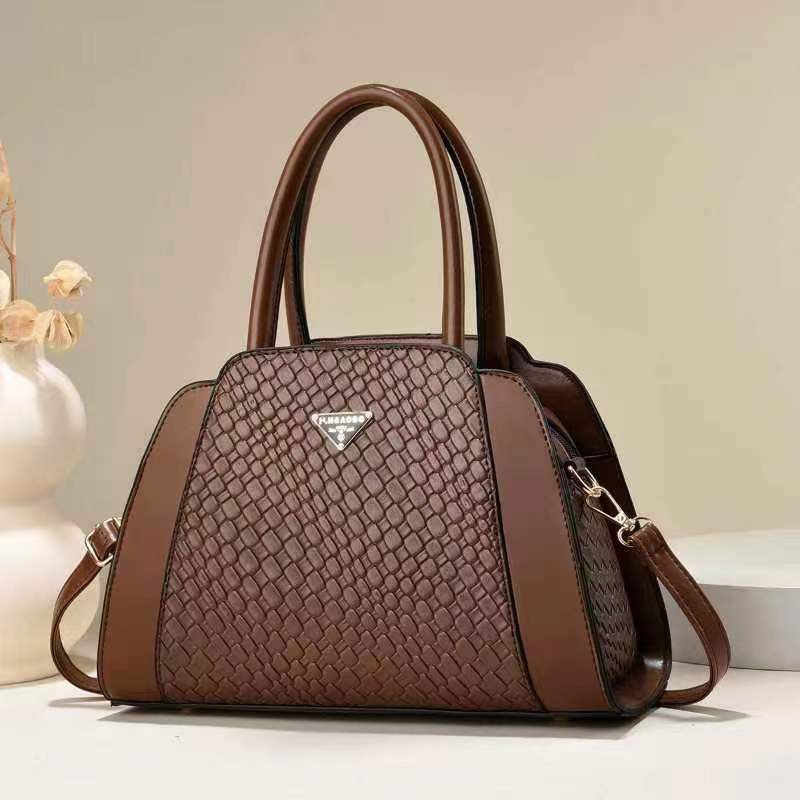 New stylish and elegant handbag for ladies with crocodile patterns, a trendy and stylish middle-aged single-shoulder crossbody handbag for women Specification drawing