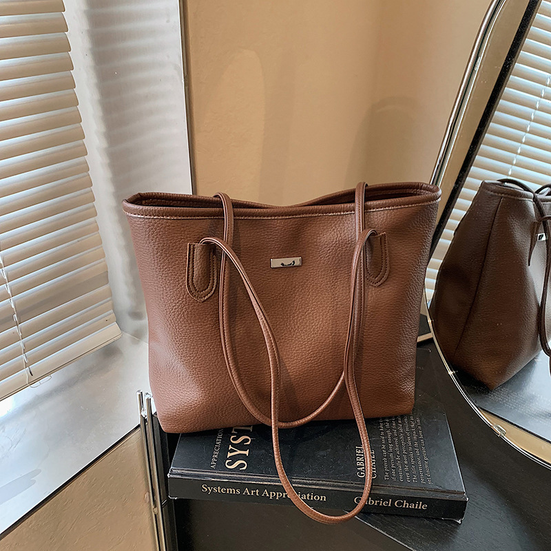 2025 Casual daily simple solid color Korean-style tote bag, a niche casual large-capacity single-shoulder women's bag for work and commuting full figure