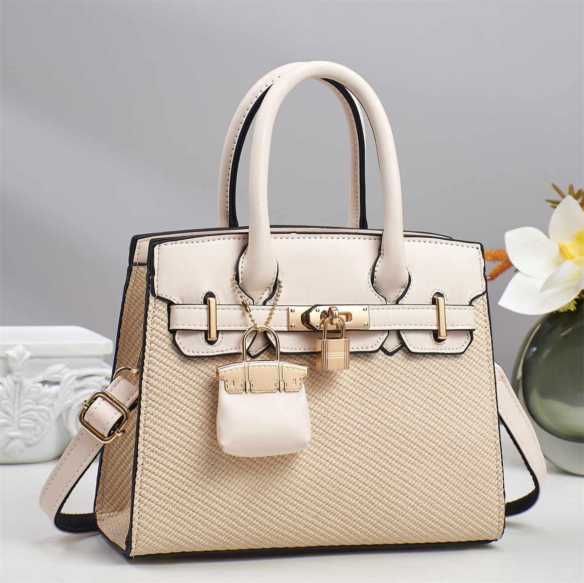 Bag Girl 2025 New Fashion handbag, large-capacity single-shoulder bag, mom's style light luxury commuter fashion tote bag Specification drawing