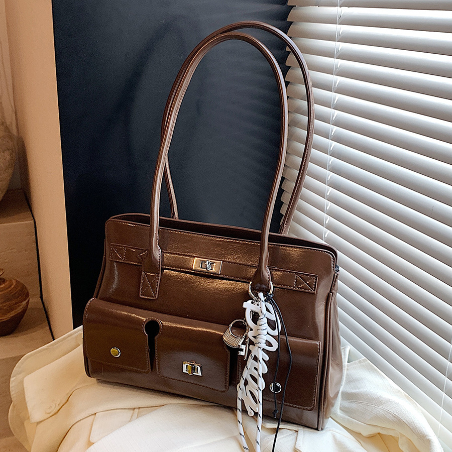 A new 2024 high-end, trendy and fashionable women's briefcase single-shoulder handbag for casual commuting full figure