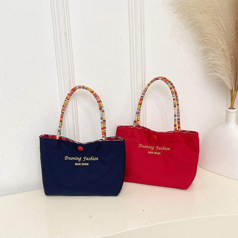Cute red mobile phone bag, small handbag, portable and practical with contrasting colors, two-shoulder bag for going out Application Scenario