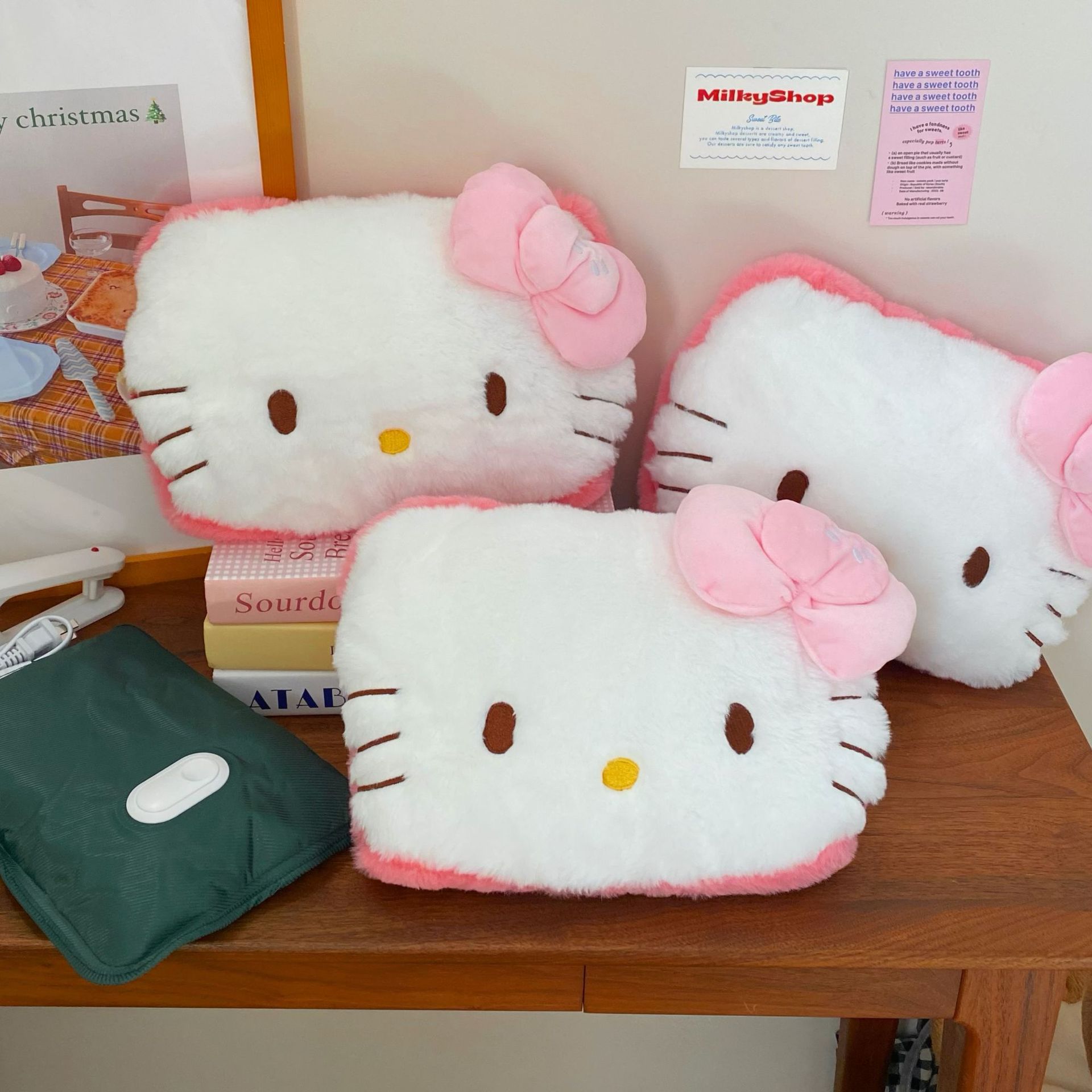 Cute cat hot water bag, girl's heart electric warm water bag, no water filling, rechargeable explosion-proof electric hot water bag, warm your stomach with your hands full figure