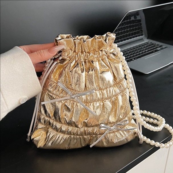 Trendy and fashionable bow pleated large-capacity bucket bag 2025 new beaded bright color travel single-shoulder crossbody bag full figure