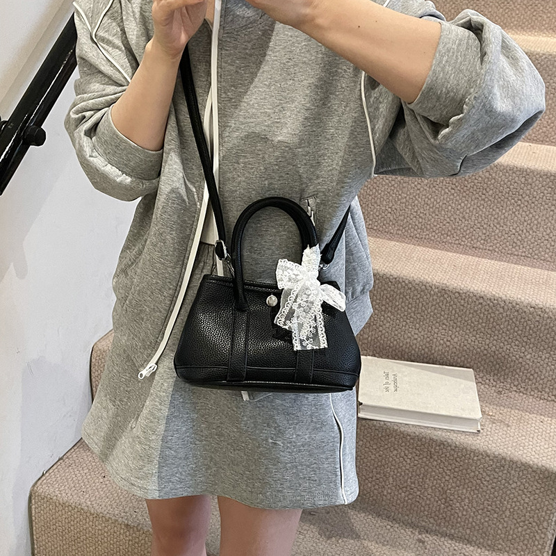 Cross-border lychee pattern handbag for women, a new Spring/Summer 2025 trendy and fashionable crossbody bag, a versatile and casual single-shoulder bag Application Scenario