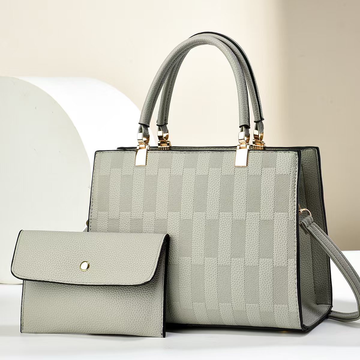 2024 New cross-border bags large-capacity embossed bags, women's wedding bags, light luxury hand-held European and American grand mother-and-child bags details Picture