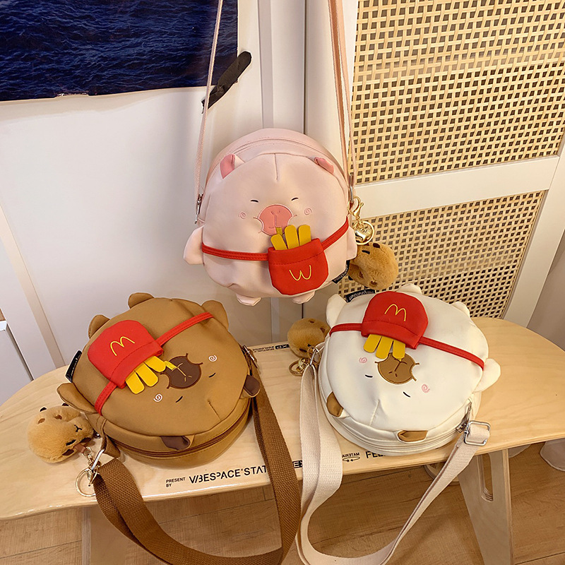 Capibara fun cartoon single-shoulder crossbody bag, cute and girlish water guinea pig small round bag, girl storage backpack full figure