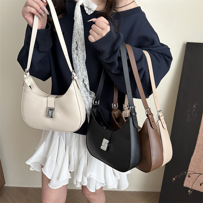 High-quality underarm bag 2025 Spring/Summer new style, stylish and versatile single-shoulder bag, commuting fashion and high-quality women's bag Application Scenario