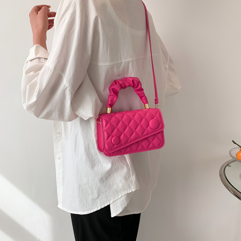 Casual single-shoulder crossbody bag for women 2023 new spring trendy and fashionable bag, simple embroidered thread diamond pattern handbag for women Specification drawing